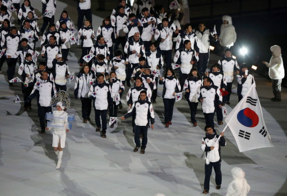 south_korea_lee_kyou-hyuk_sochi_winter_olympics_opening_20140222_840_575_100